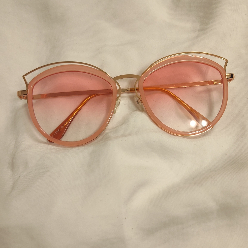 Chic Pink Sunglasses